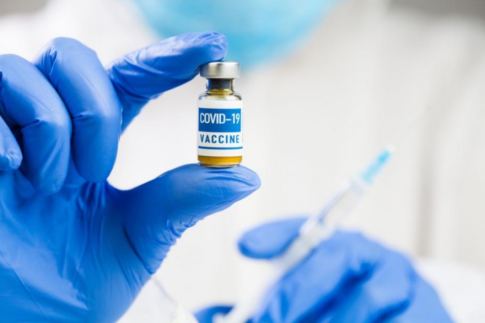 O femeie moartă de 23 de ani, amendată pentru că nu s-a vaccinat anti-Covid